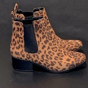 NWOT Women's Leopard Ankle Boots, Size 7